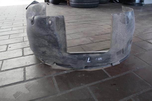 Foto: RADHAUSSCHALE/ INNENKOTFLÜGEL VORN LINKS eines Opel Corsa 1.0 12V TS