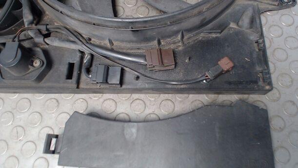 Foto: ELEKTROLÜFTER eines Peugeot 806 DT TS