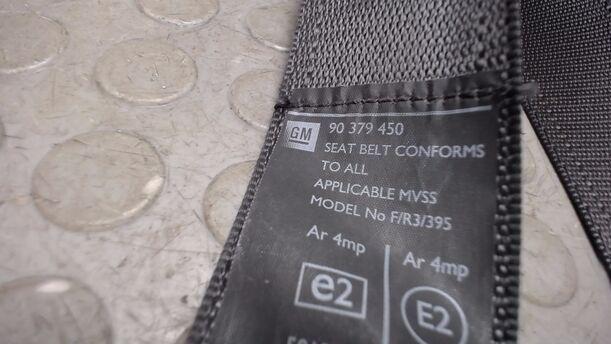 Foto: SICHERHEITSGURT VORN RECHTS eines Opel Omega Caravan 2.0 16V TS