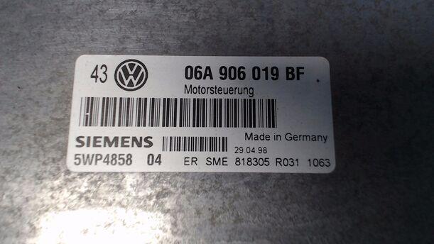Foto: STEUERGERÄT EINSPRITZUNG eines VW Golf 1.6 TS
