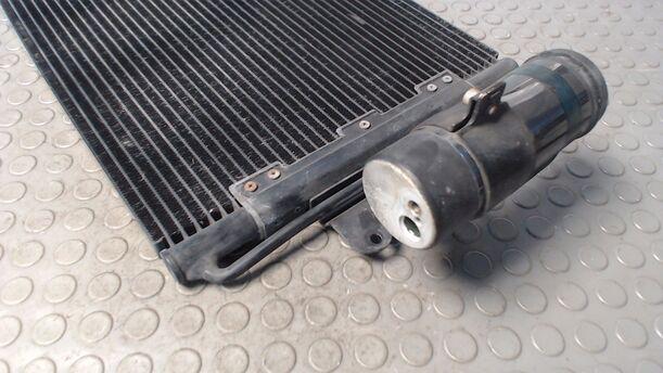 Foto: KONDENSATOR KLIMAANLAGE eines VW Golf 1.6 TS