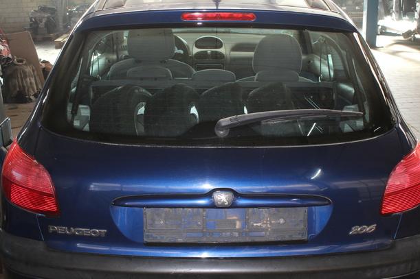Foto: HECKKLAPPE/ HECKDECKEL eines Peugeot 206 75 TS