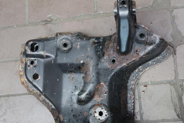 Foto: VORDERACHSE/ ACHSE VORN eines Peugeot 206 75 TS
