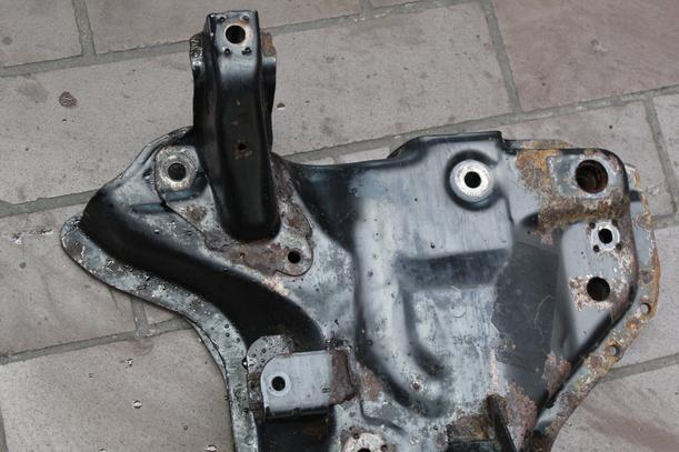 Foto: VORDERACHSE/ ACHSE VORN eines Peugeot 206 75 TS