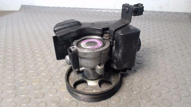 Foto: PUMPE SERVOLENKUNG/ SERVOPUMPE eines Peugeot 206 75 TS