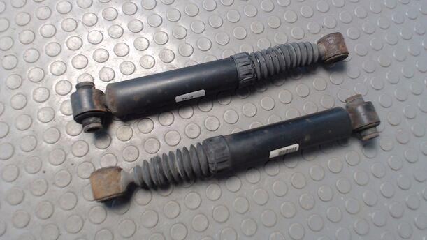 Foto: STOSSDÄMPFERPAAR HINTEN eines Peugeot 206 75 TS