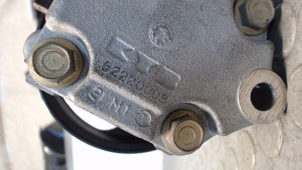 Foto: PUMPE SERVOLENKUNG/ SERVOPUMPE eines Mazda 3 1.4 Sport Comfort