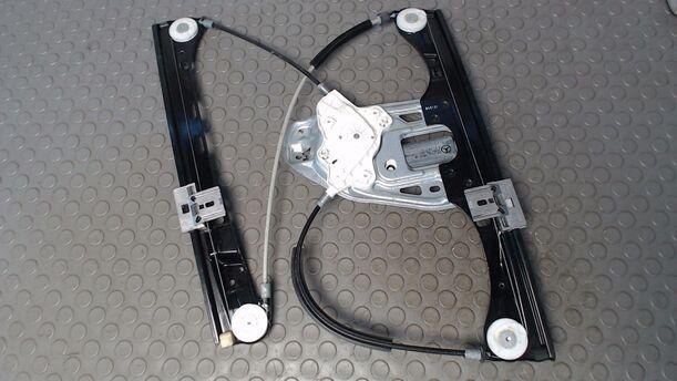 Foto: FENSTERHEBER ELEKTRISCH VORN RECHTS ( T-MODELL ) eines Mercedes-Benz C 220 T CDI TS