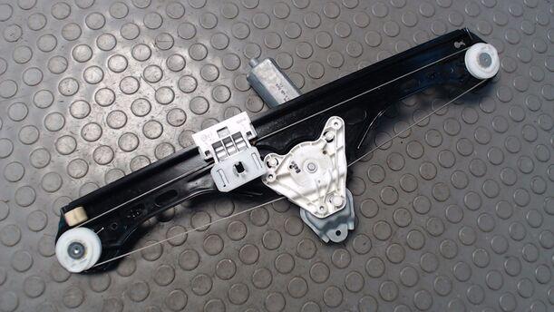Foto: FENSTERHEBER ELEKTRISCH HINTEN RECHTS ( T-MODELL ) eines Mercedes-Benz C 220 T CDI TS