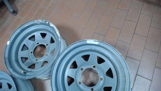 Foto: STAHLFELGENSATZ 7X15 ET12 MANGELS eines Kia Sportage GL