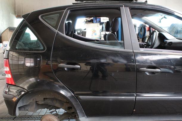 Foto: TÜR HINTEN RECHTS ( KURZ ) eines Mercedes-Benz A 140 TS