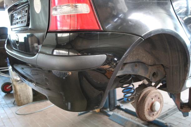 Foto: STOSSFÄNGER / STOßSTANGE HINTEN eines Mercedes-Benz A 140 TS