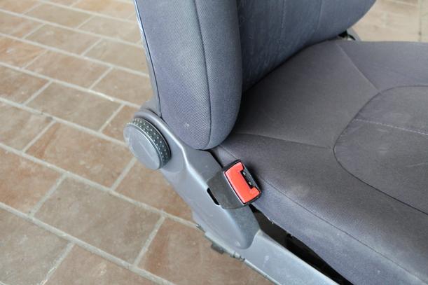 Foto: SITZ VORN LINKS eines Mercedes-Benz A 140 TS