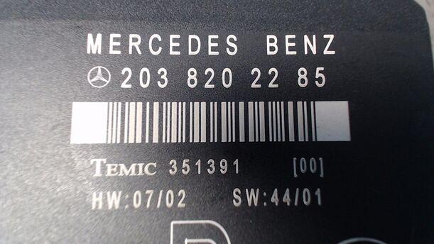 Foto: TÜRSTEUERGERÄT HINTEN RECHTS eines Mercedes-Benz C 220 T CDI TS