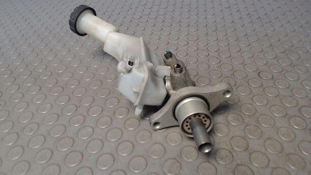 Foto: HAUPTBREMSZYLINDER eines Renault Modus 1.2 16V TS