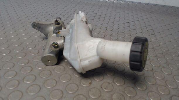 Foto: HAUPTBREMSZYLINDER eines Renault Modus 1.2 16V TS