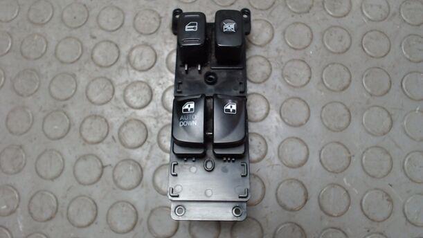 Foto: FENSTERHEBERSCHALTER VORN LINKS eines Hyundai Accent 1.4 TS