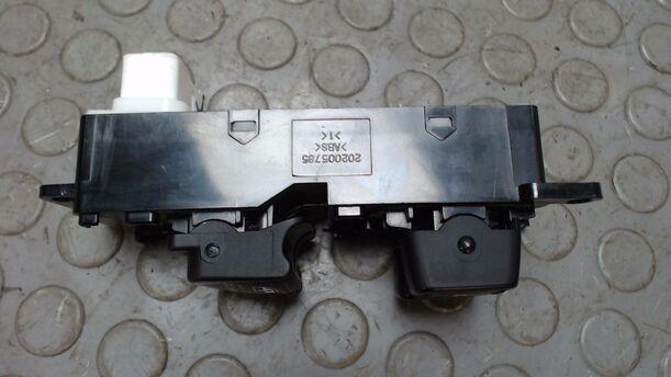 Foto: FENSTERHEBERSCHALTER VORN LINKS eines Hyundai Accent 1.4 TS