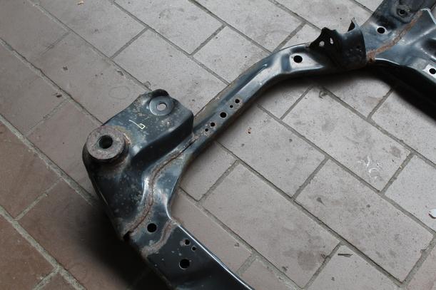 Foto: ACHSE VORN / VORDERACHSE eines Hyundai Accent 1.4 TS
