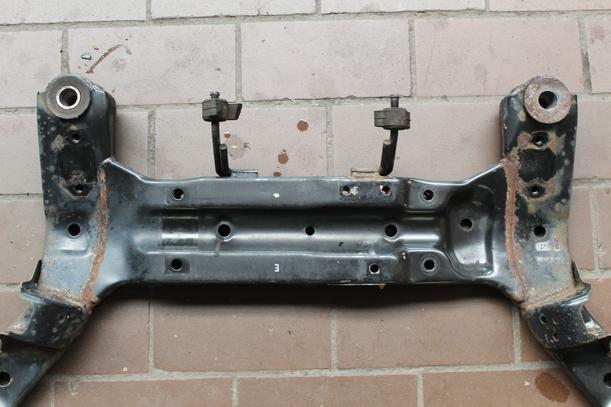 Foto: ACHSE VORN / VORDERACHSE eines Hyundai Accent 1.4 TS