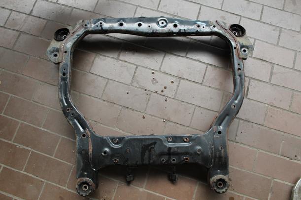 Foto: ACHSE VORN / VORDERACHSE eines Hyundai Accent 1.4 TS