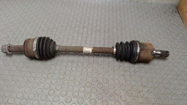 Foto: ANTRIEBSWELLE LINKS eines Hyundai Accent 1.4 TS