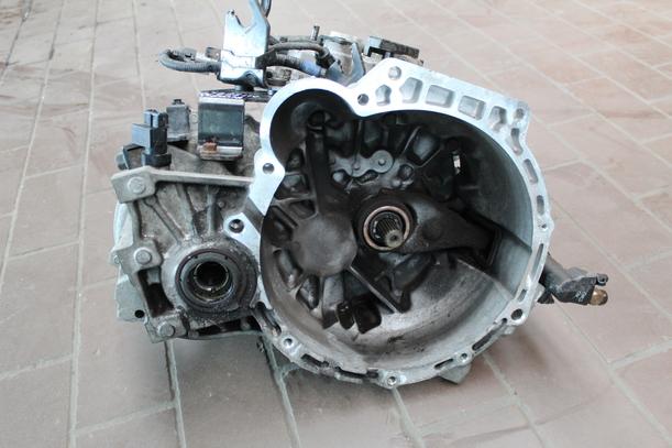 Foto: SCHALTGETRIEBE 5-GANG ( R71873 ) eines Hyundai Accent 1.4 TS