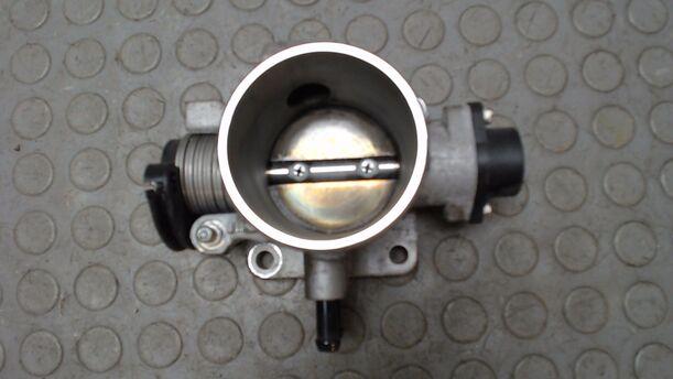 Foto: DROSSELKLAPPENSTUTZEN eines Hyundai Accent 1.4 TS