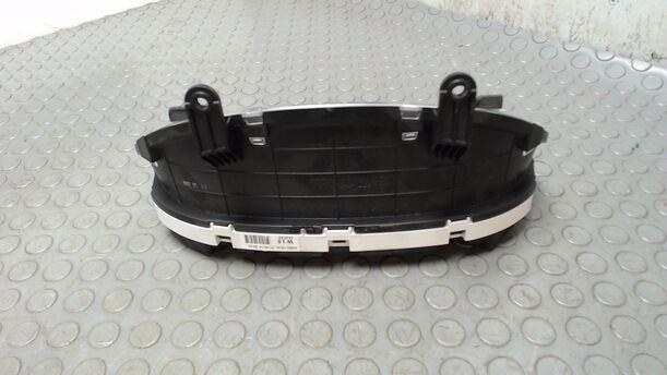 Foto: TACHOEINHEIT / KOMBIINSTRUMENT eines Hyundai Accent 1.4 TS