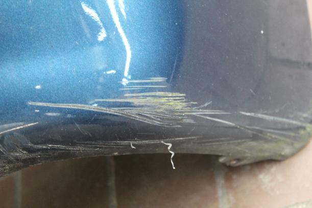 Foto: STOSSFÄNGER/ STOßSTANGE VORN ( 4/5 TÜRER ) eines Hyundai Accent 1.3i Automatik TS