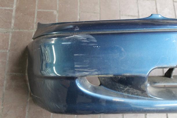 Foto: STOSSFÄNGER/ STOßSTANGE VORN ( 4/5 TÜRER ) eines Hyundai Accent 1.3i Automatik TS