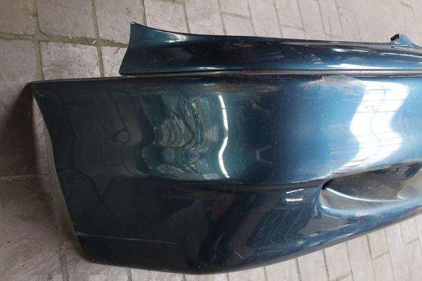 Foto: STOSSFÄNGER/ STOßSTANGE VORN ( 4/5 TÜRER ) eines Hyundai Accent 1.3i Automatik TS