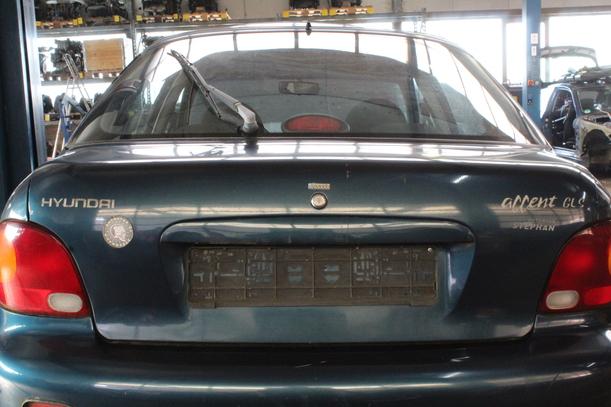 Foto: HECKKLAPPE/ HECKDECKEL ( 5 TÜRER/ FLIEßHECK ) eines Hyundai Accent 1.3i Automatik TS