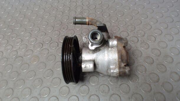 Foto: PUMPE/ SERVOLENKUNG/ SERVOPUMPE eines Hyundai Accent 1.3i Automatik TS