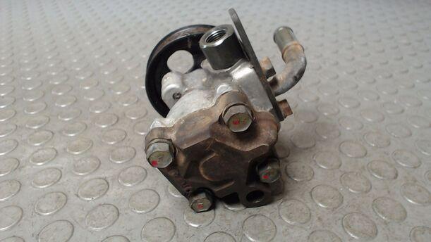 Foto: PUMPE/ SERVOLENKUNG/ SERVOPUMPE eines Hyundai Accent 1.3i Automatik TS