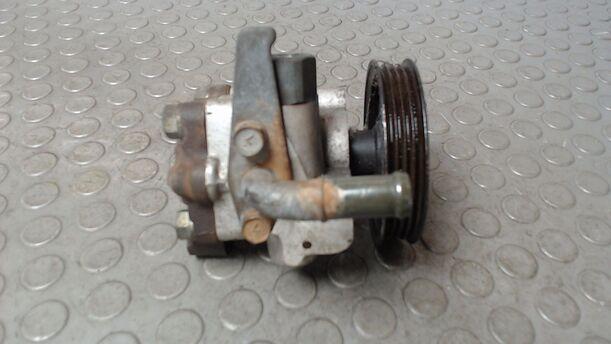 Foto: PUMPE/ SERVOLENKUNG/ SERVOPUMPE eines Hyundai Accent 1.3i Automatik TS