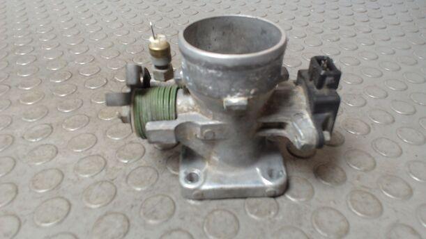Foto: DROSSELKLAPPENSTUTZEN MECHANISCH eines Hyundai Accent 1.3i Automatik TS