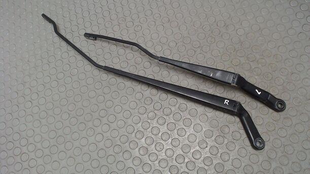 Foto: SCHEIBENWISCHERARME VORN eines Peugeot 206 CC 135