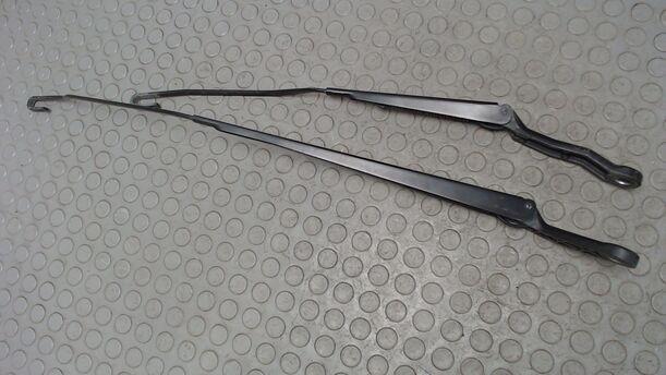 Foto: SCHEIBENWISCHERARME VORN eines Peugeot 206 CC 135