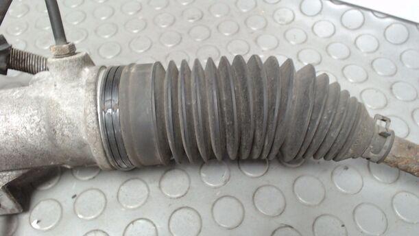 Foto: SERVOLENKUNG eines Peugeot 206 CC 135 GTI