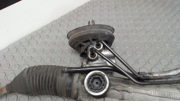 Foto: SERVOLENKUNG eines Peugeot 206 CC 135 GTI