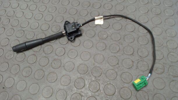 Foto: SCHALTER RADIOBEDIENUNG eines Peugeot 206 CC 135 GTI