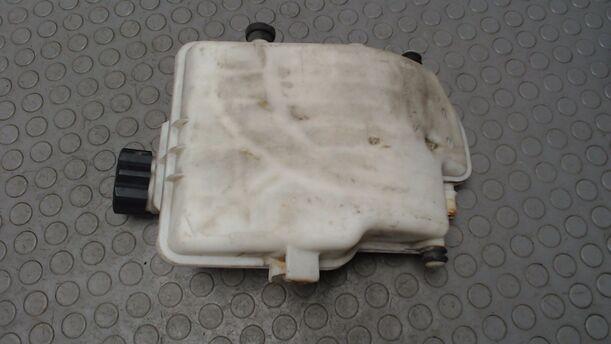 Foto: AUSGLEICHSBEHÄLTER eines Peugeot 206 CC 135