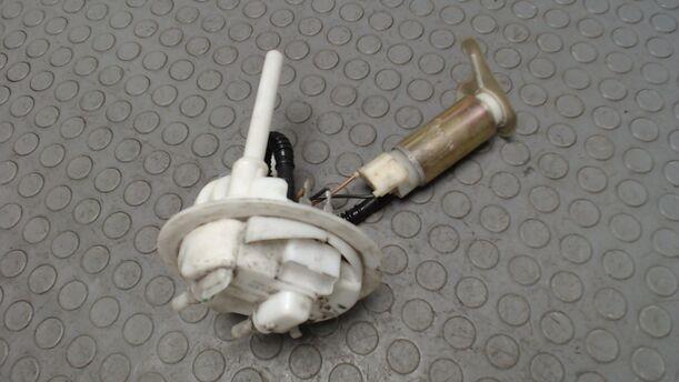 Foto: KRAFTSTOFFPUMPE eines Peugeot 206 CC 135