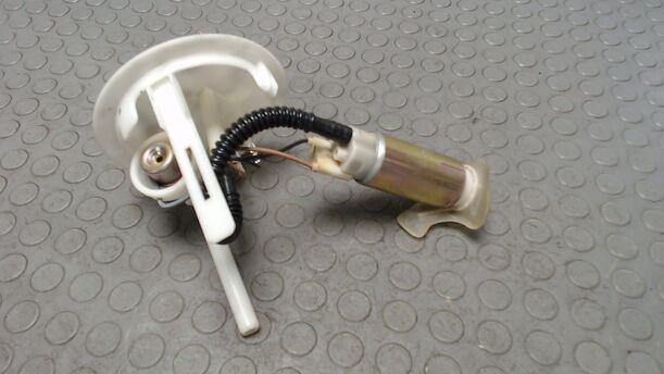 Foto: KRAFTSTOFFPUMPE eines Peugeot 206 CC 135