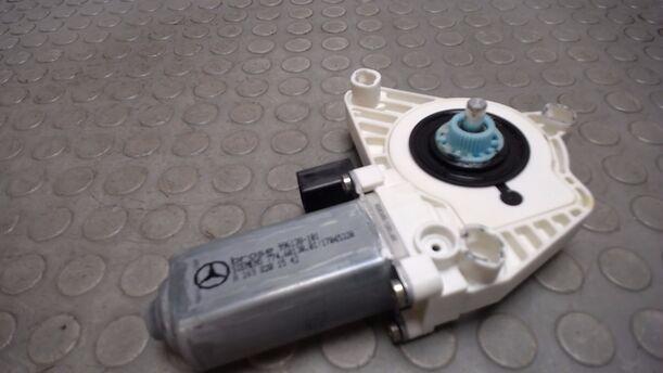 Foto: FENSTERHEBERMOTOR VORN LINKS eines Mercedes-Benz A 150 TS