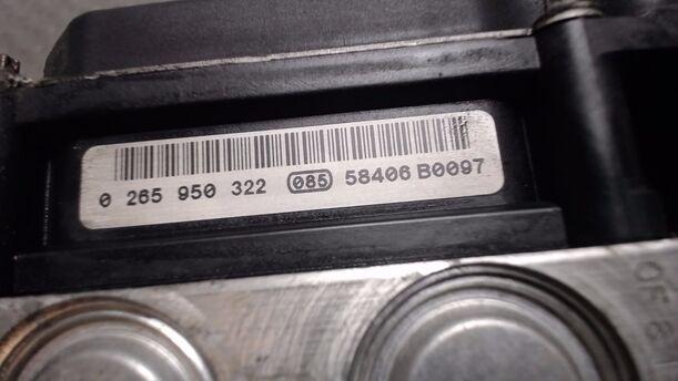 Foto: HAUPTBREMSAGGREGAT ABS eines Mercedes-Benz A 150 TS
