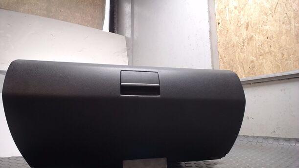 Foto: HANDSCHUHFACH eines Mercedes-Benz A 150 TS