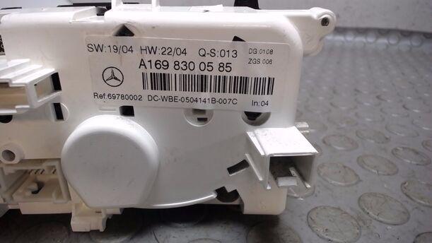 Foto: HEIZUNGSBETÄTIGUNG eines Mercedes-Benz A 150 TS