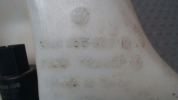 Foto: SCHEIBENWASCHBEHÄLTER eines VW Polo 45 TS